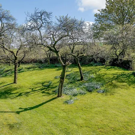Rossill Bridge 度假居 *